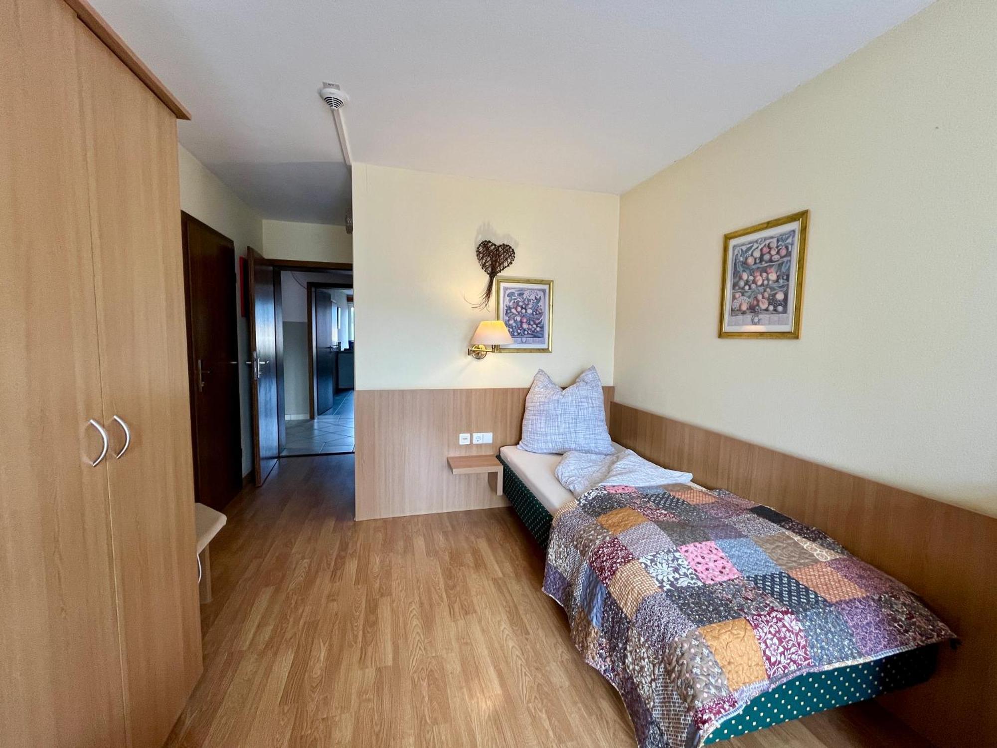 Goldener Hahn B&B Baiersbronn - Ferienwohnungen Mit Hotel Service Nahe Gartenschau Tal X Szoba fotó